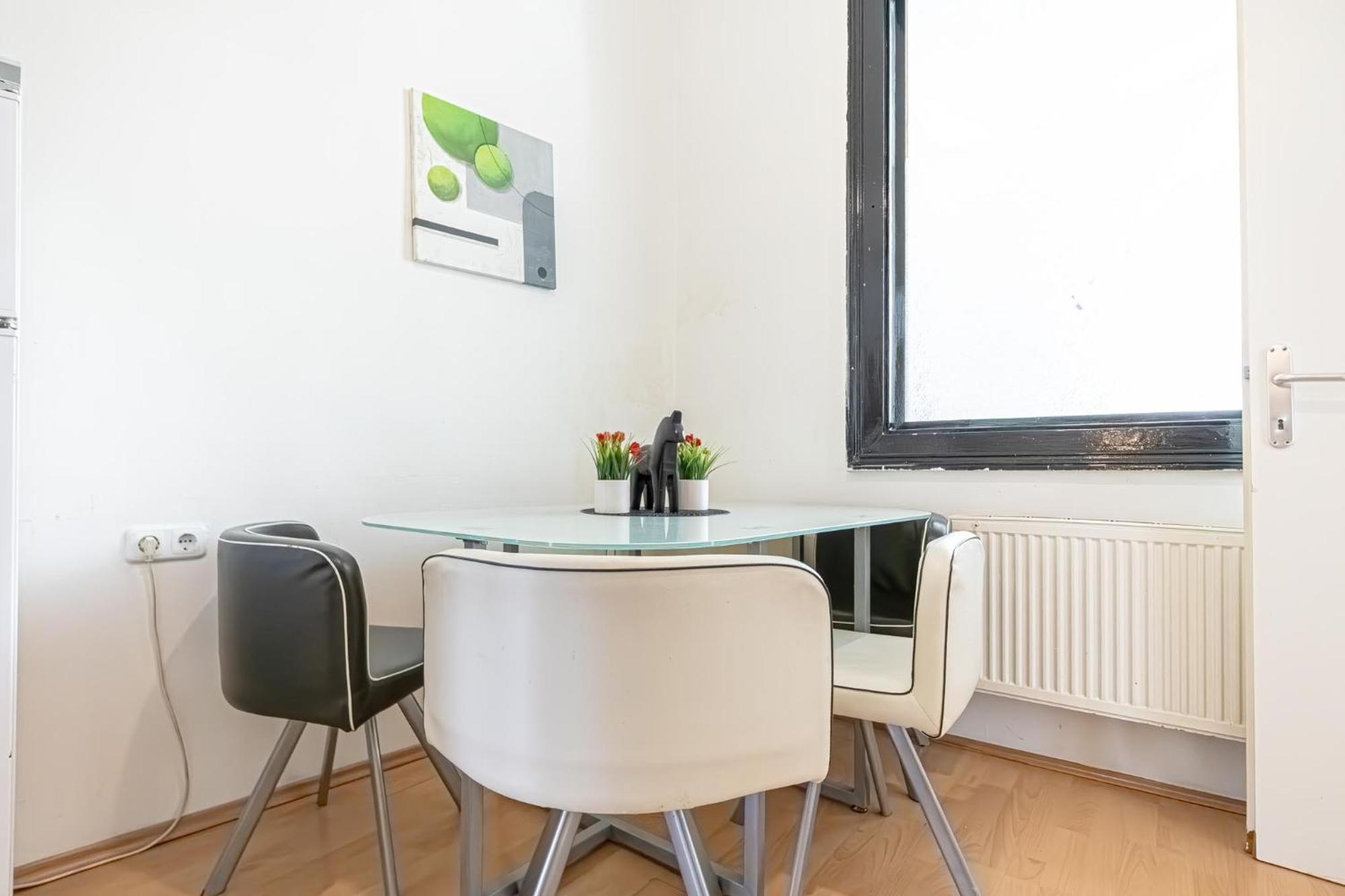 Sweet 3Br Shared Apt Near Wiener Stadthalle & Central Exterior foto
