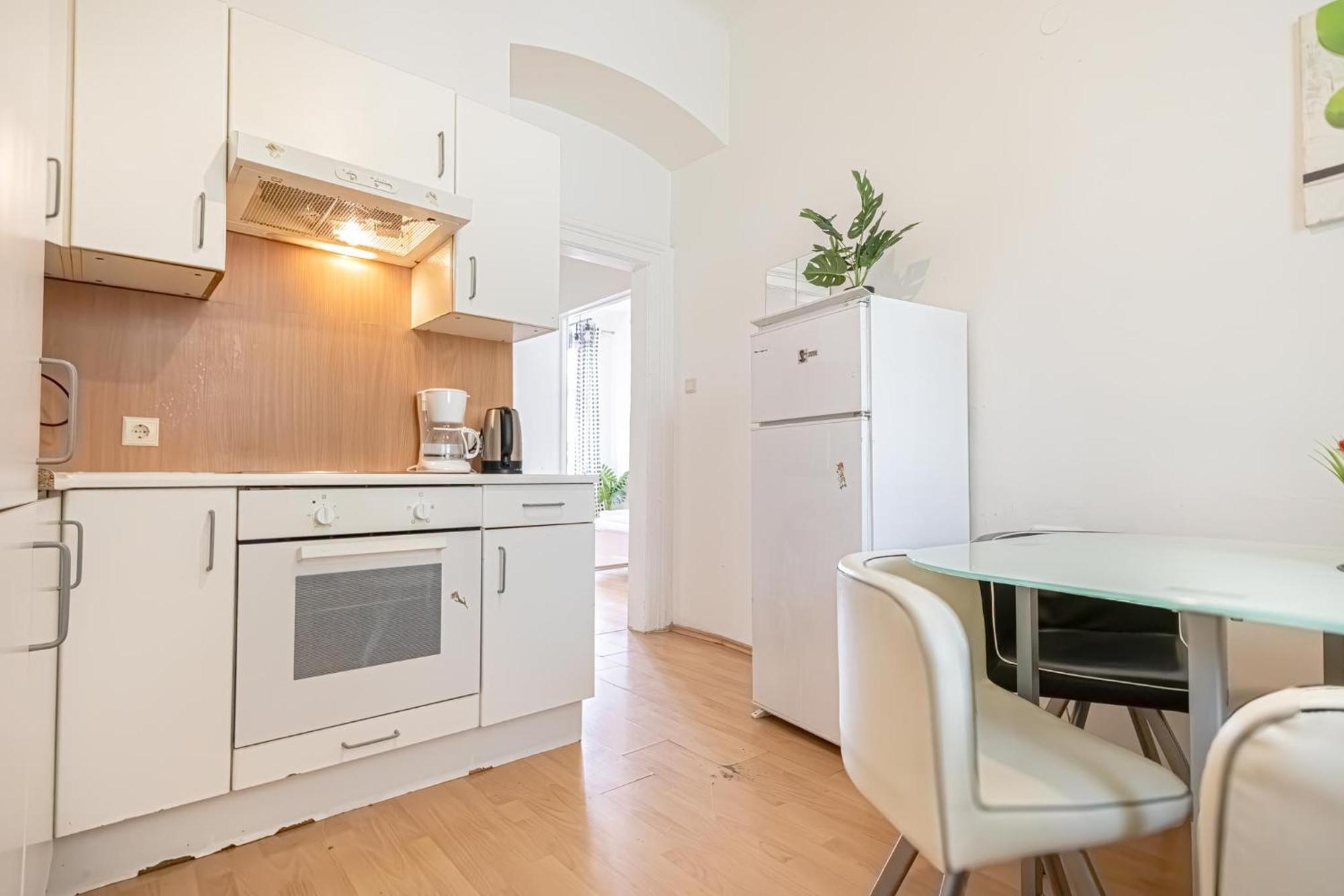 Sweet 3Br Shared Apt Near Wiener Stadthalle & Central Exterior foto